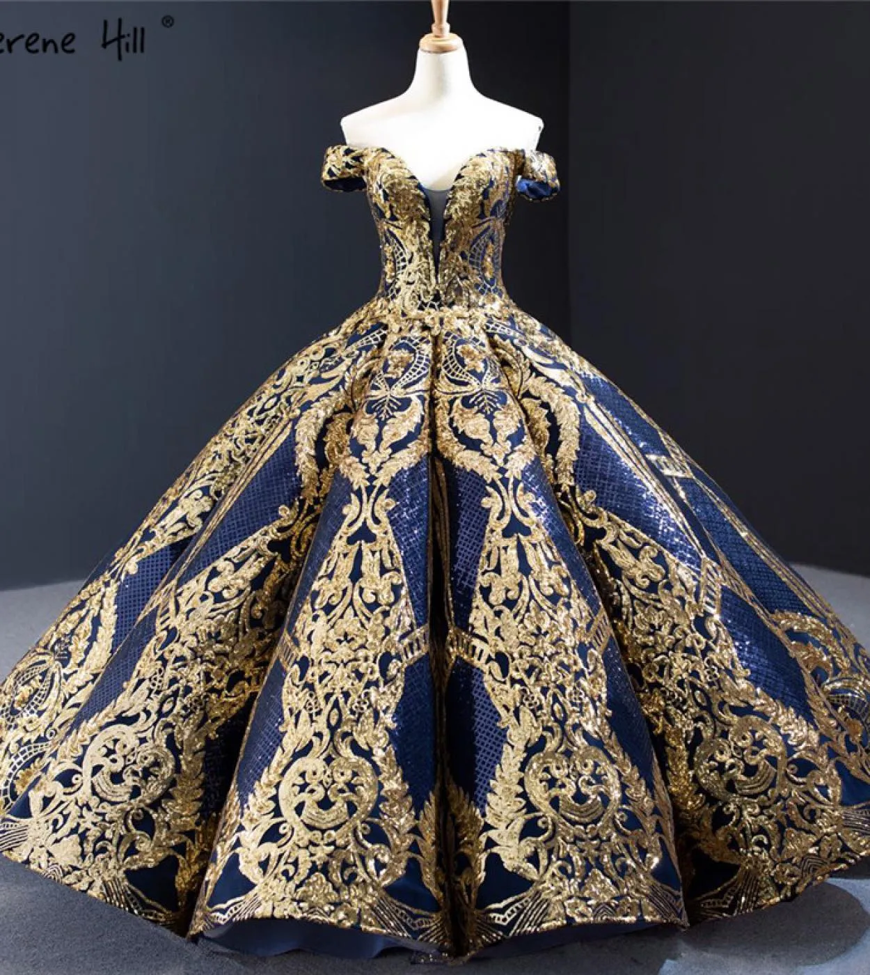 Abiti da sposa con spalle scoperte con paillettes oro blu Abiti da sposa senza maniche con lacci di lusso Serene Hill Hm67026 We
