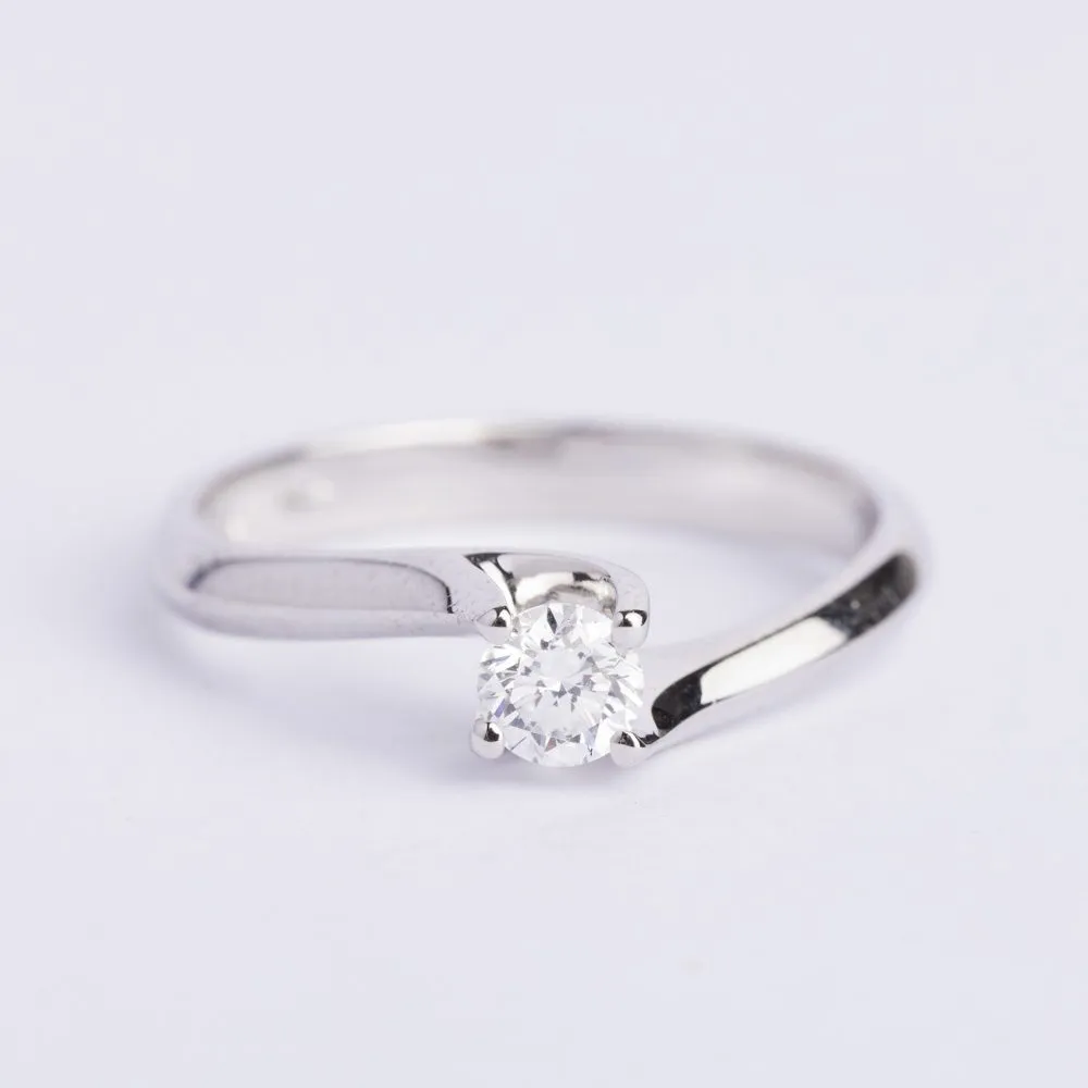 Anello Solitario Davite&Delucchi in Oro Bianco con Diamante – AA00119130FV