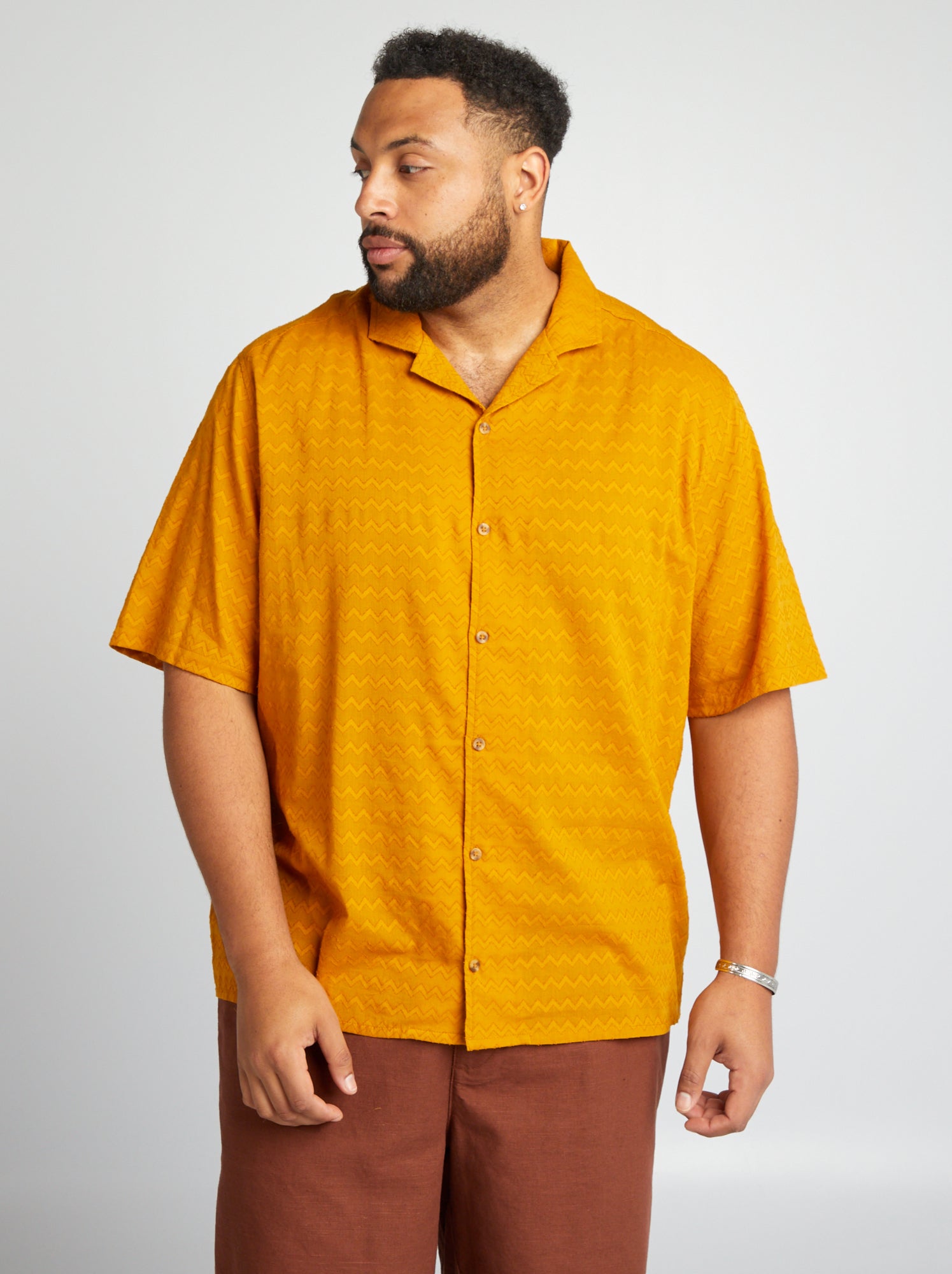 Camicia con motivi in rilievo - GIALLO