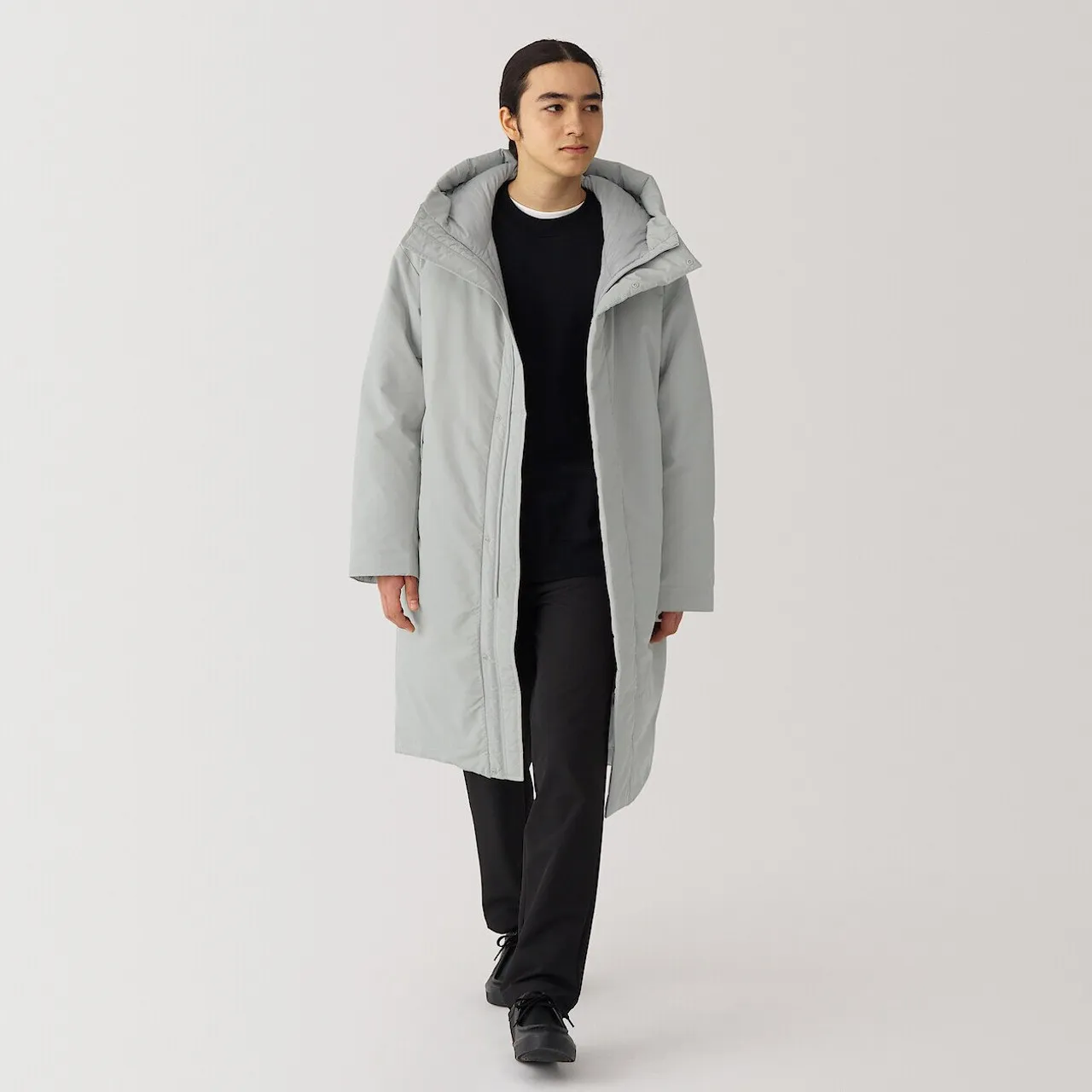 Cappotto con cappuccio in piumino da uomo