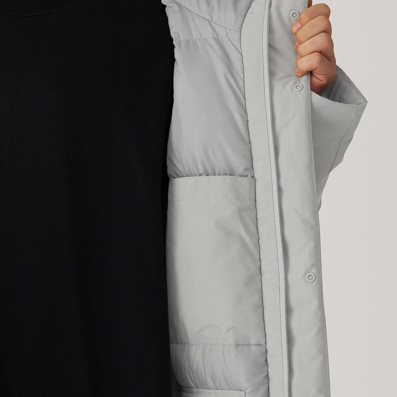 Cappotto con cappuccio in piumino da uomo