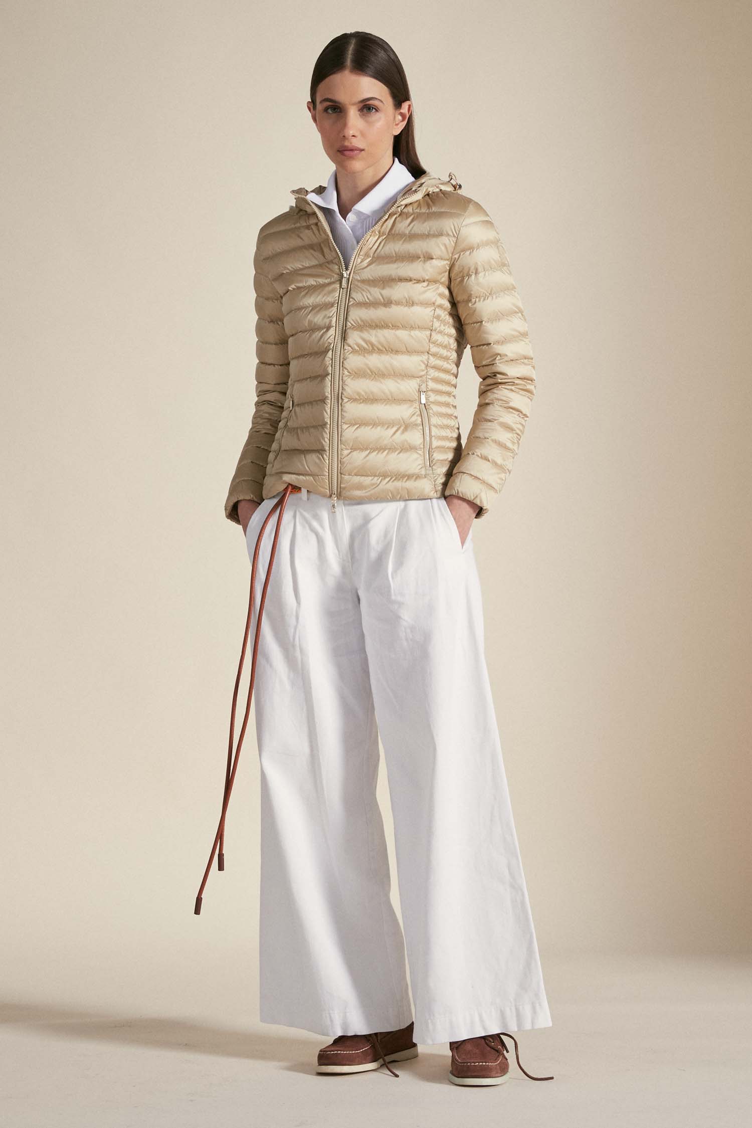 CARRIE – Piumino beige con cappuccio