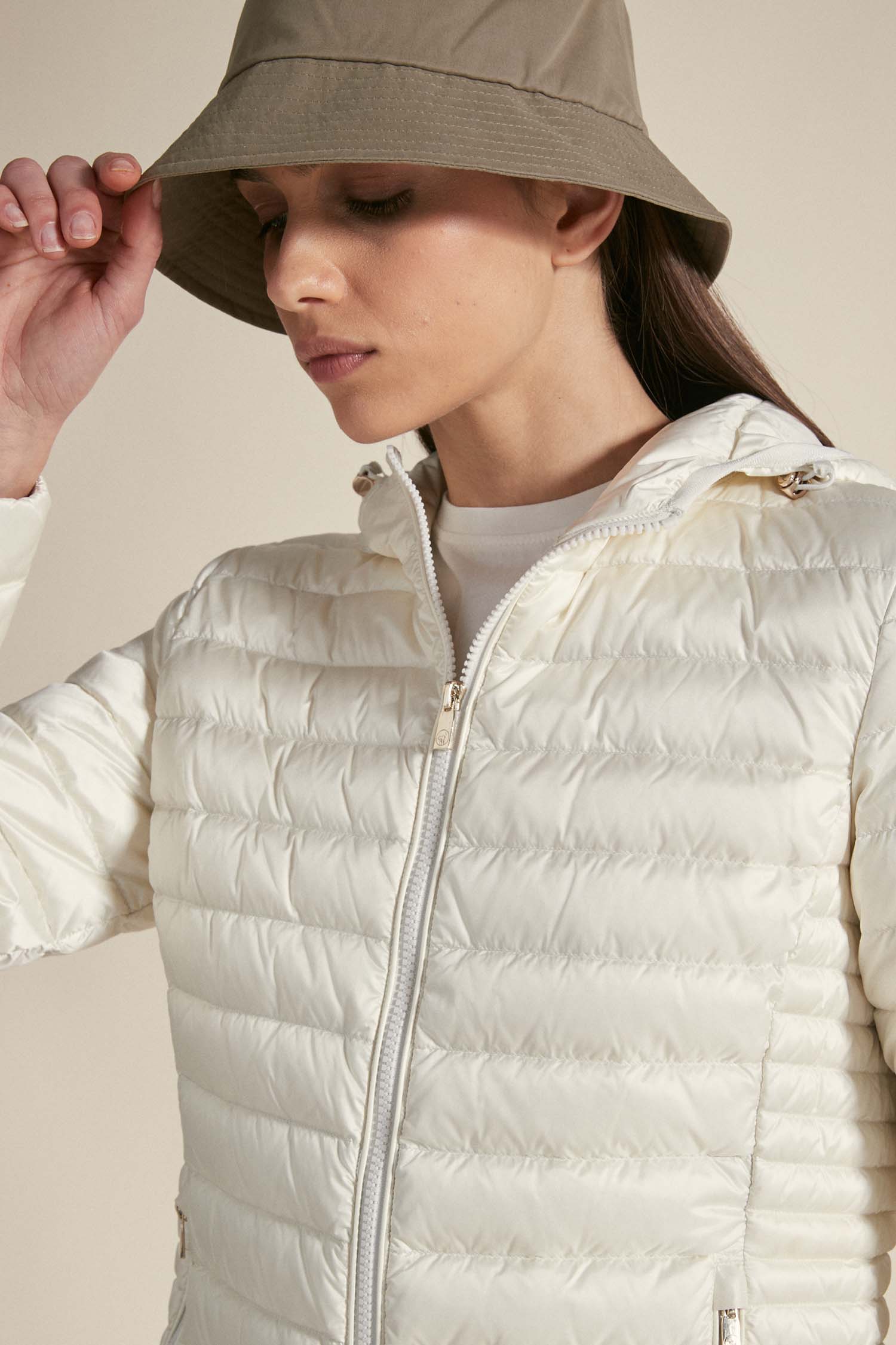 CARRIE – Piumino bianco con cappuccio