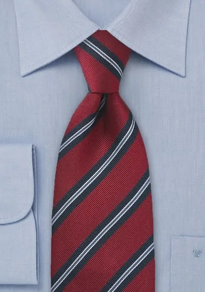 Cravatta club rosso righe blu