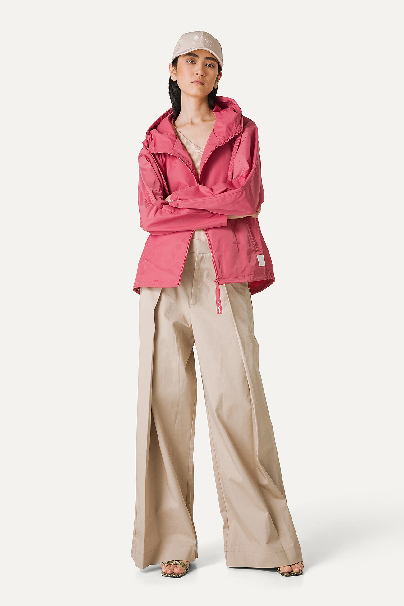 GIACCA CORTA IN NYLON MEMORY CON ARRICIO SULLA SCHIENA 9139 - ROSA ANTICO