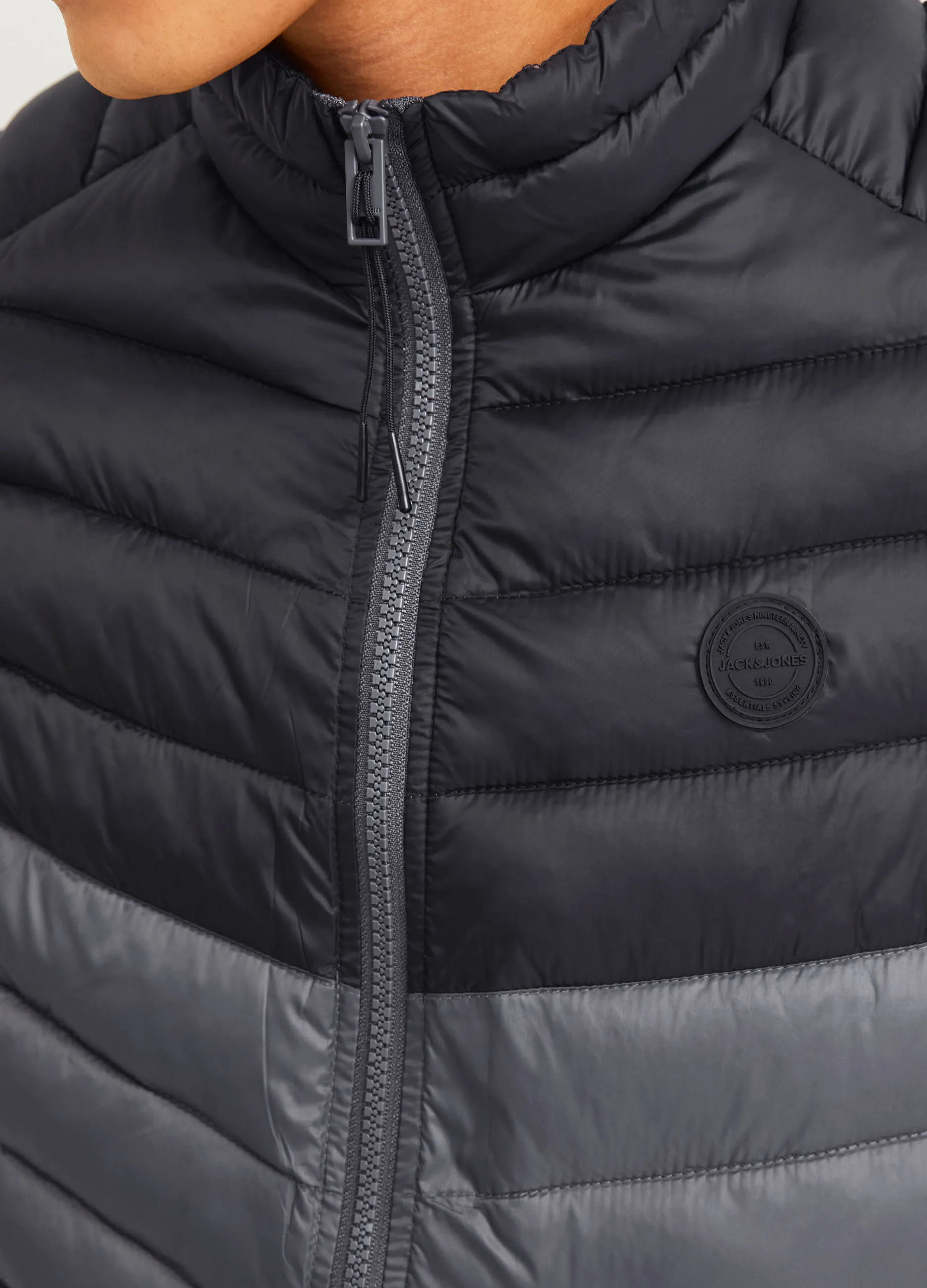 JACK & JONES  Piumino smanicato uomo