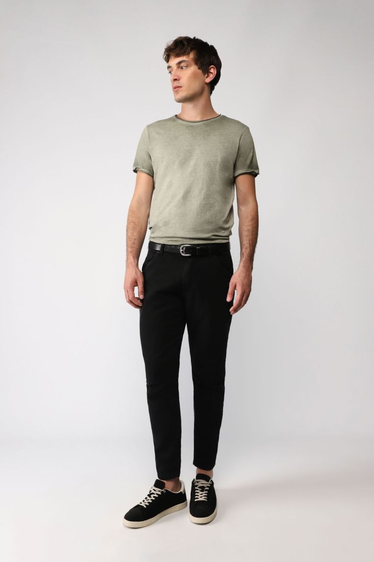 Jeans cropped straight in puro cotone con abrasioni