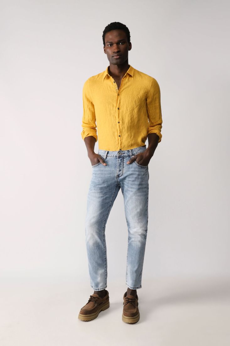 Jeans straight effetto délavé con cinque tasche