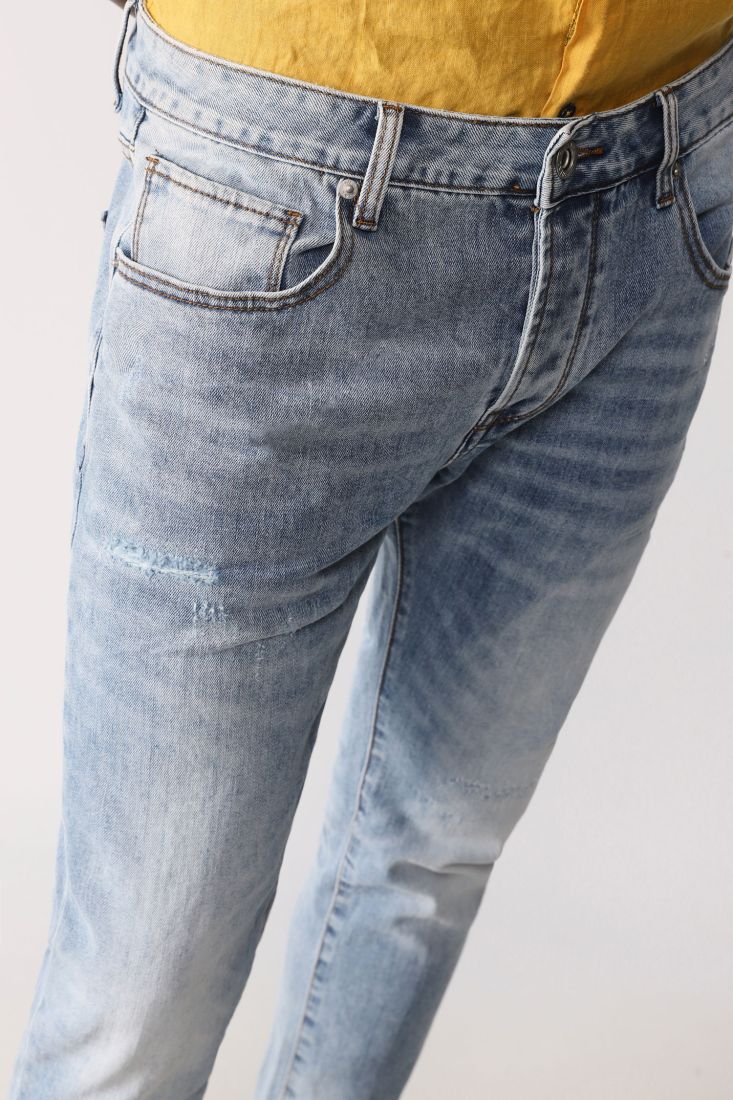Jeans straight effetto délavé con cinque tasche