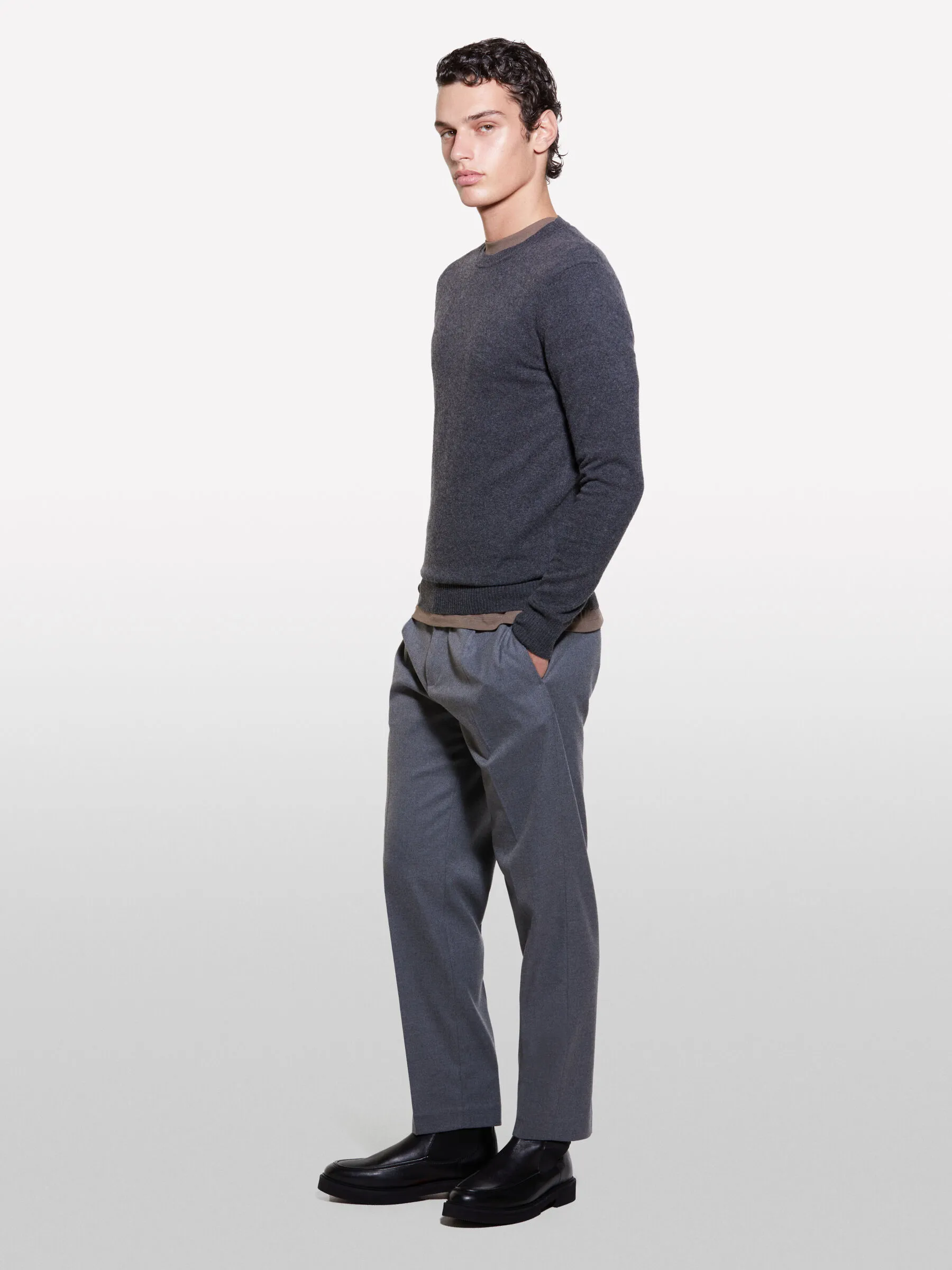 Maglia girocollo regular fit grigio scuro