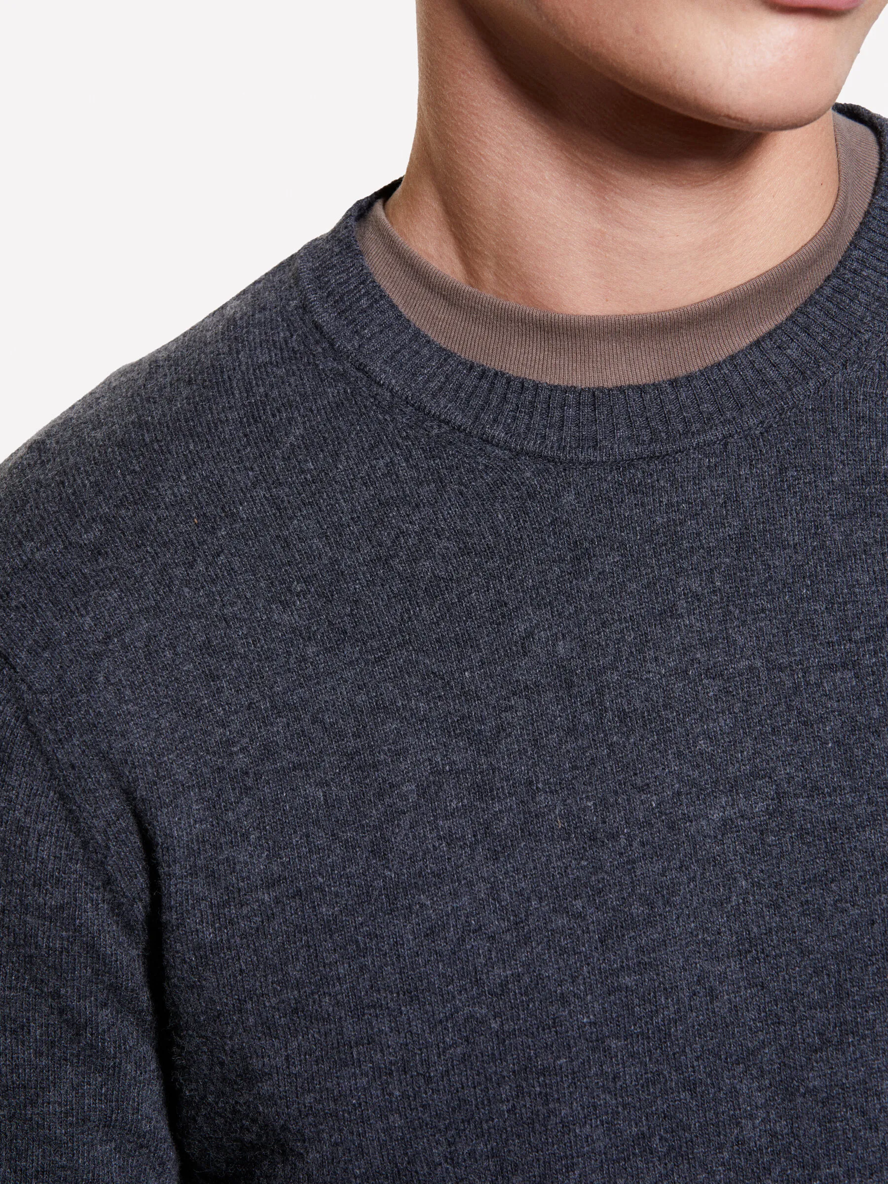 Maglia girocollo regular fit grigio scuro