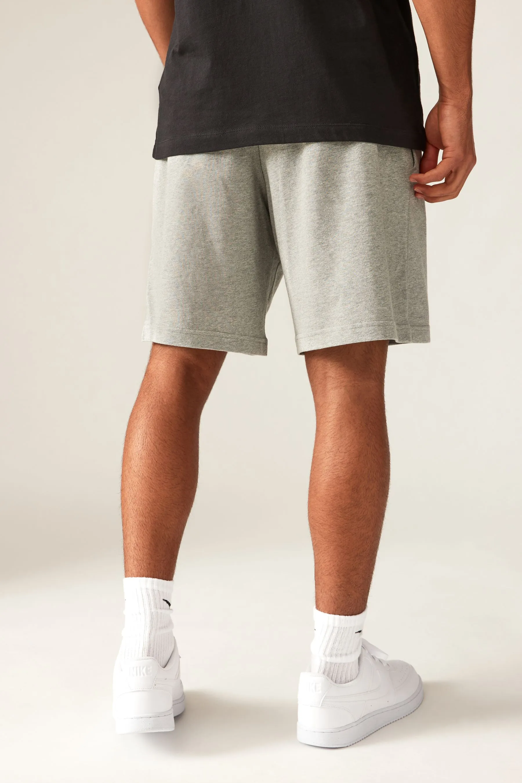 Nike Club - Shorts in maglia