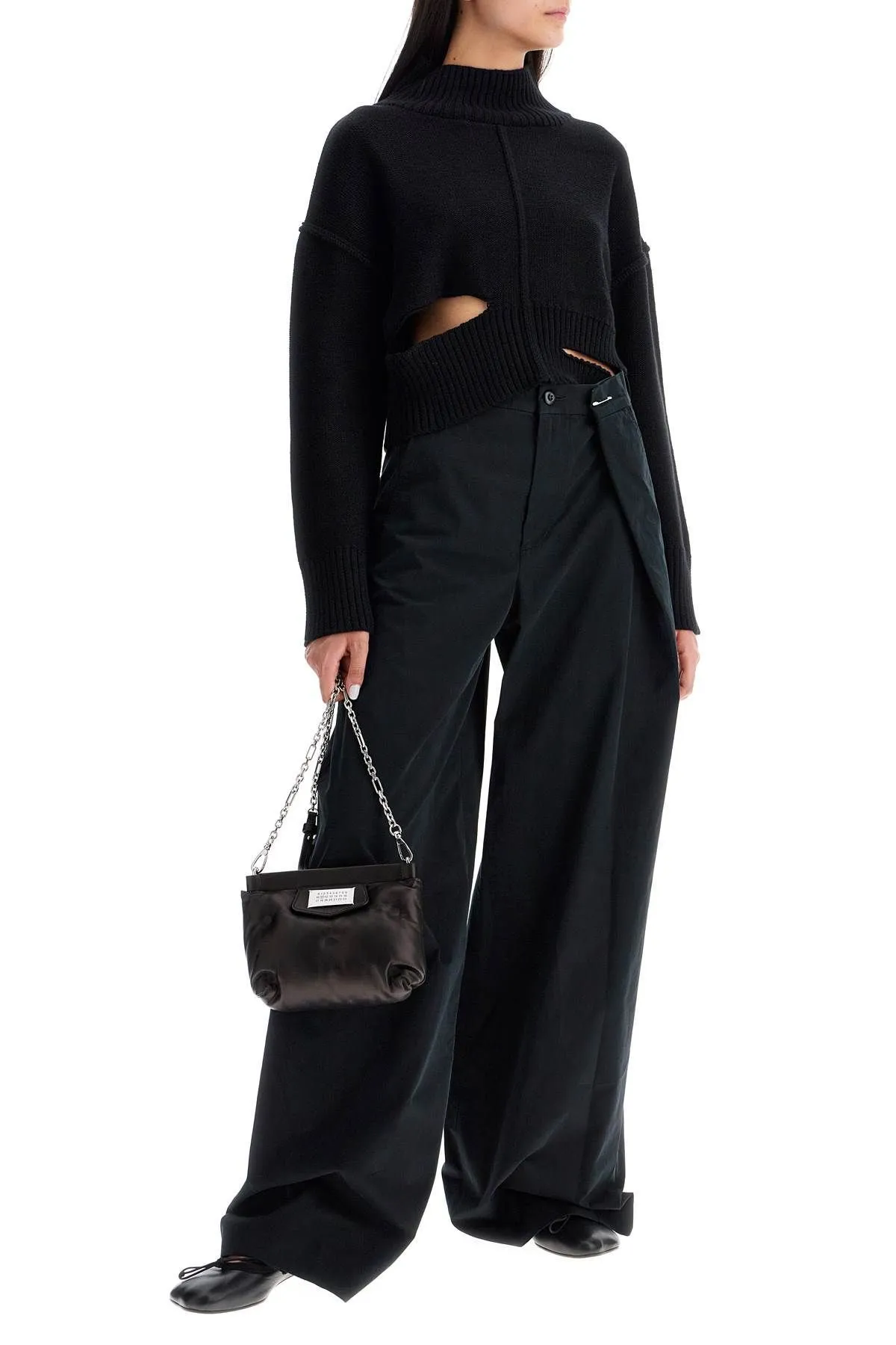 Pantaloni ampi con piega