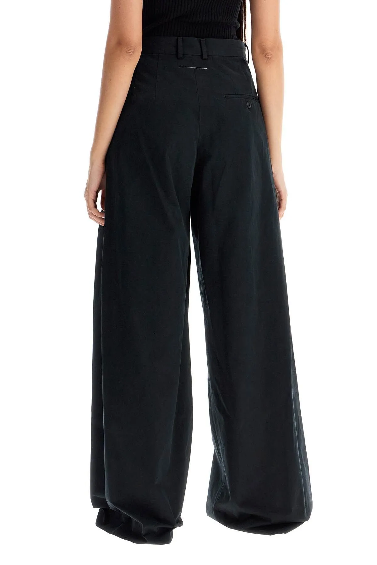 Pantaloni ampi con piega