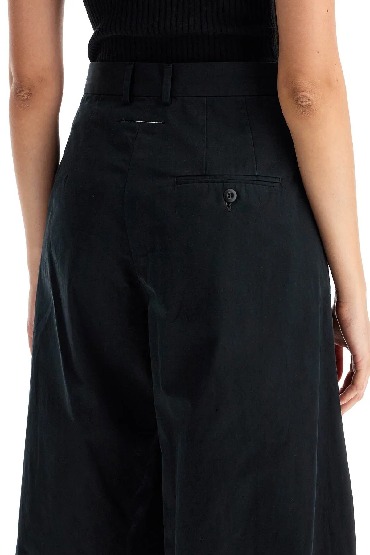 Pantaloni ampi con piega