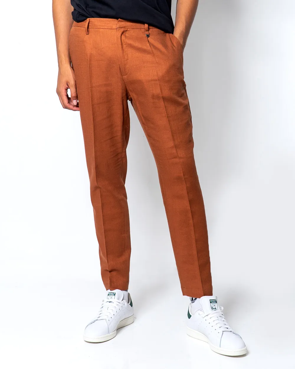 Pantaloni con cavallo basso Antony Morato carrot con pences Mattone