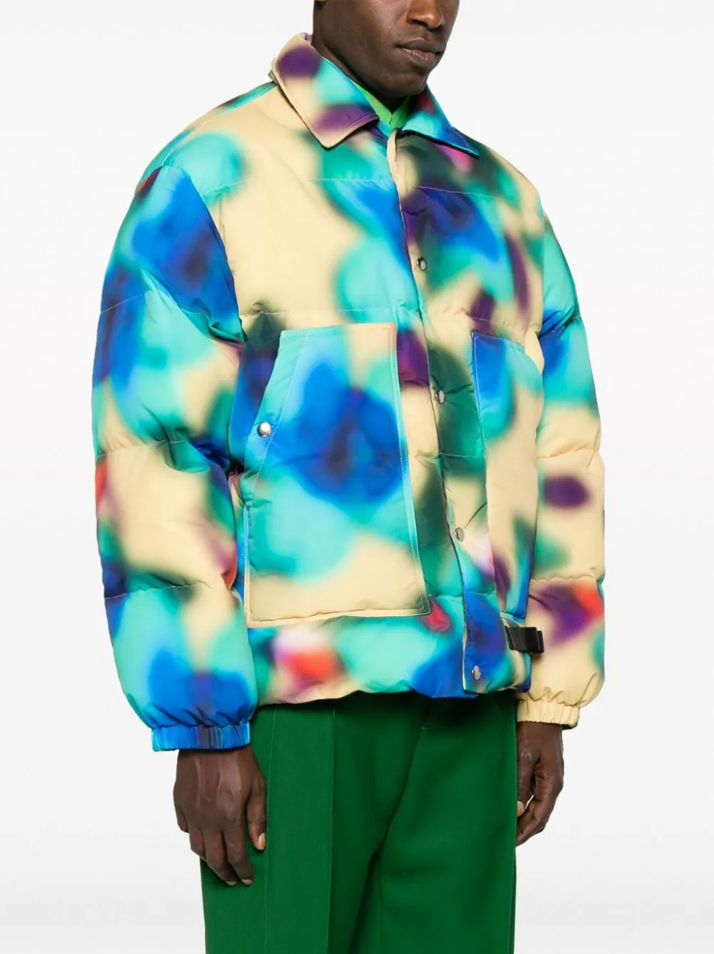 piumino con fantasia astratta multicolor
