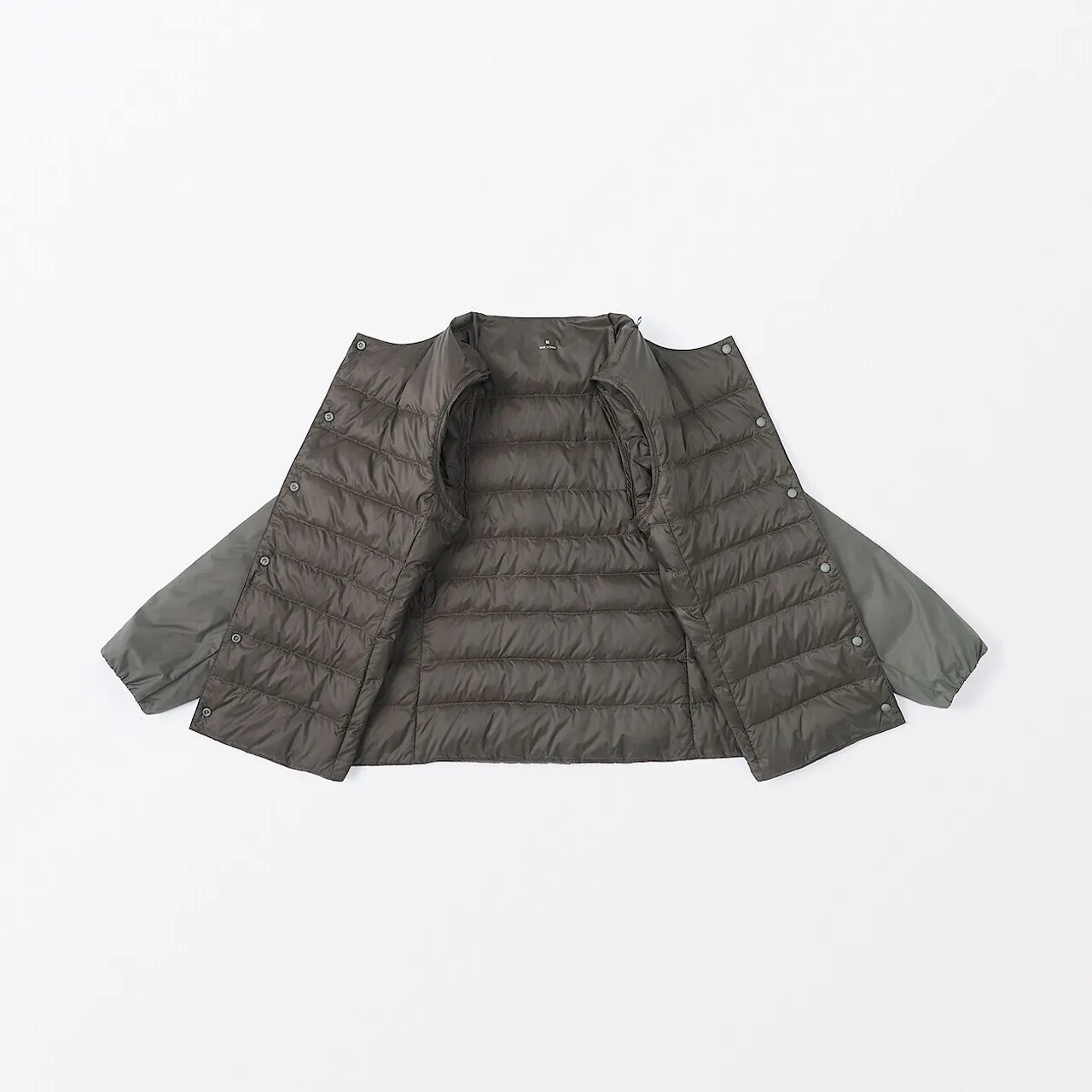 Piumino leggero senza colletto in nylon