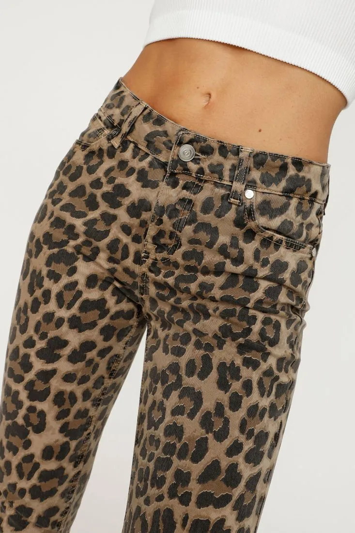  Slim-fit trousers with animal print    