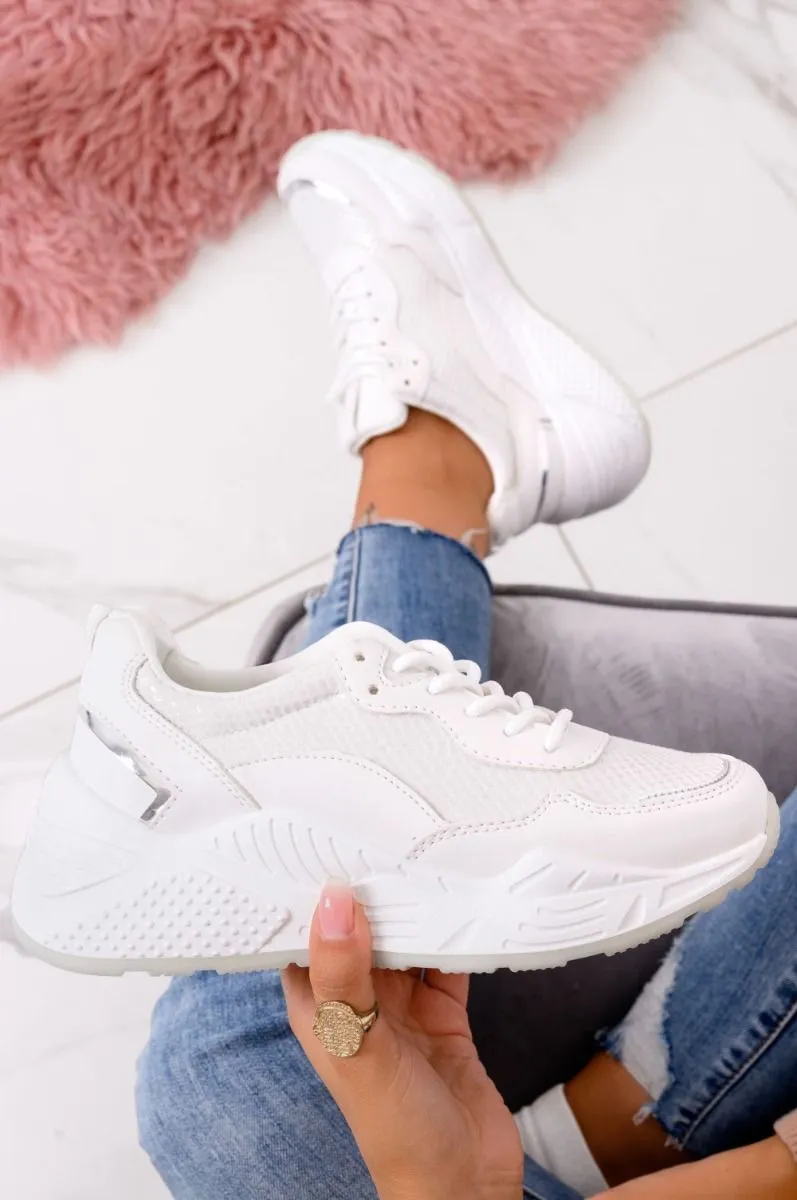 Sneakers bianche effetto pitonato e suola spessa