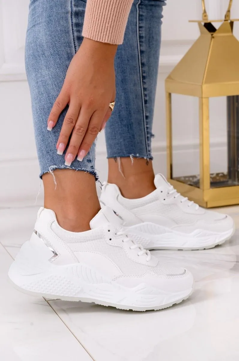 Sneakers bianche effetto pitonato e suola spessa