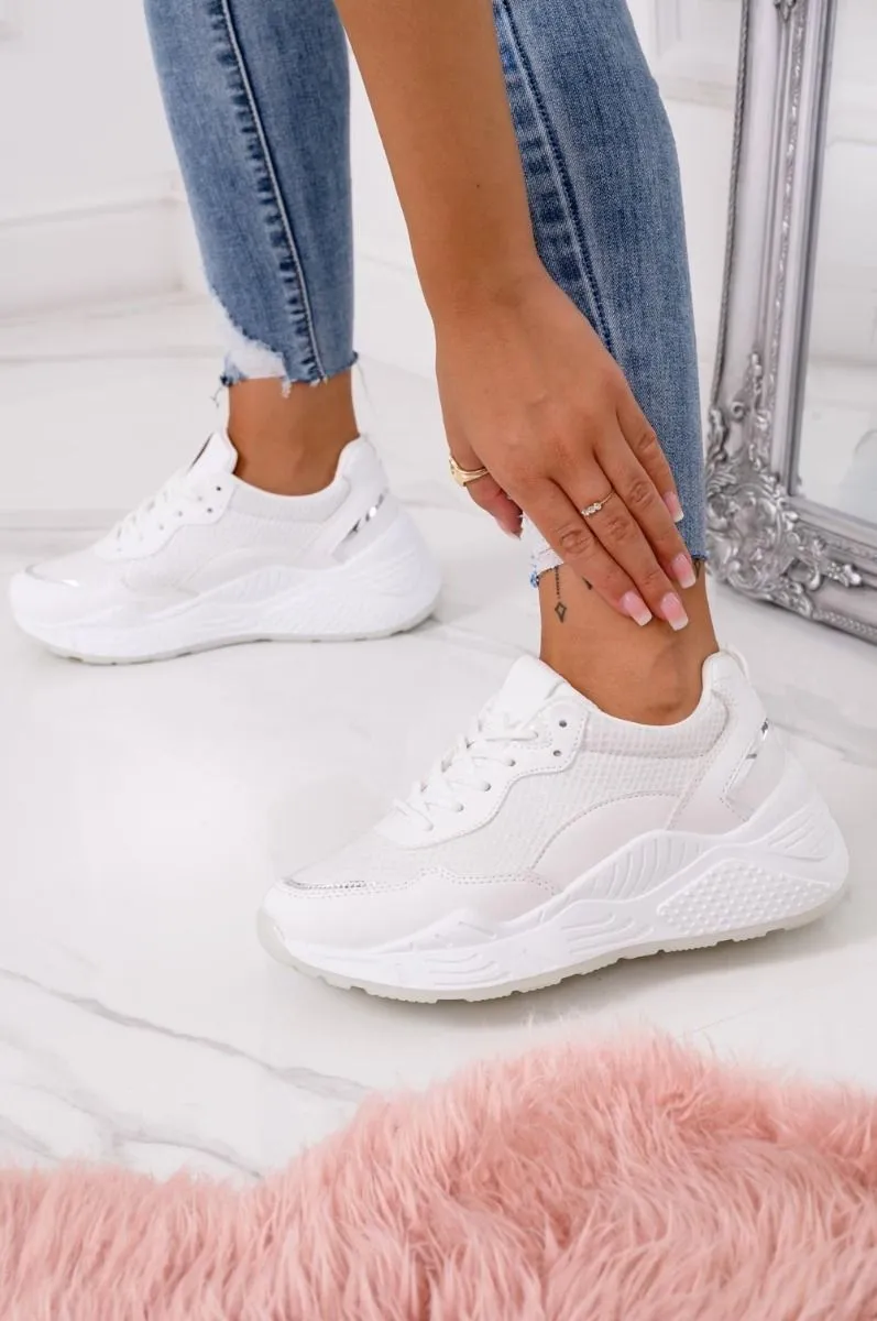 Sneakers bianche effetto pitonato e suola spessa