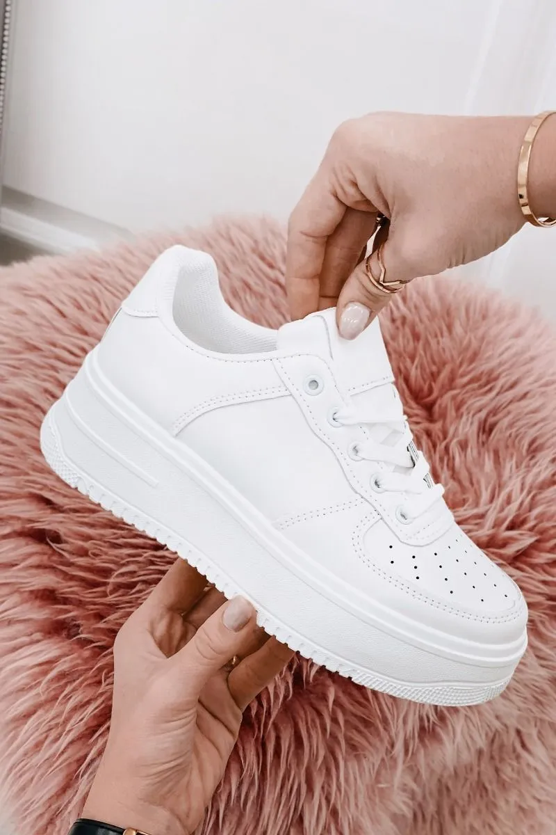 sneakers in finta pelle bianche total white