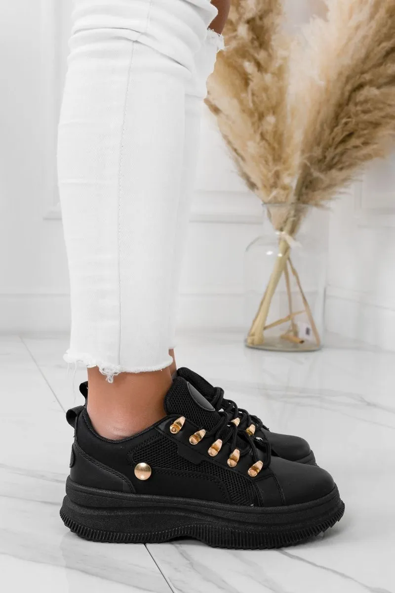 Sneakers nere con bottone e ganci oro