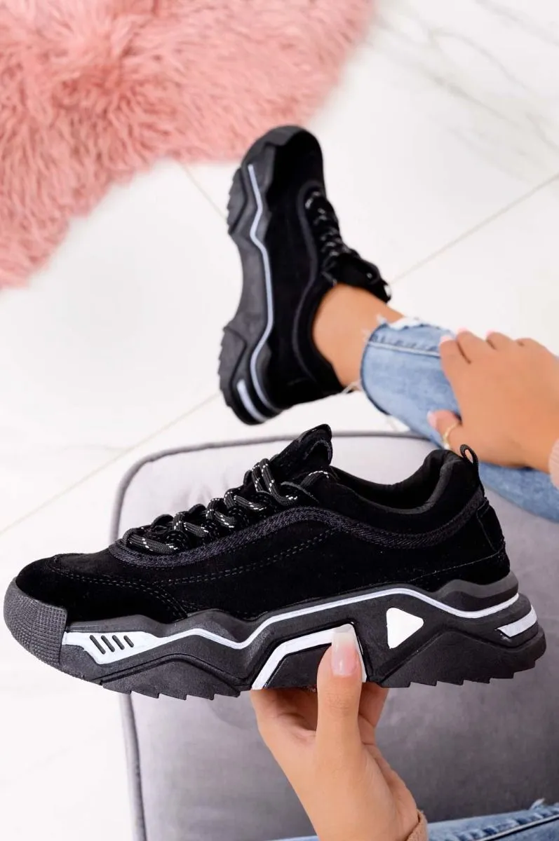 Sneakers nere scamosciate con suola spessa e lacci