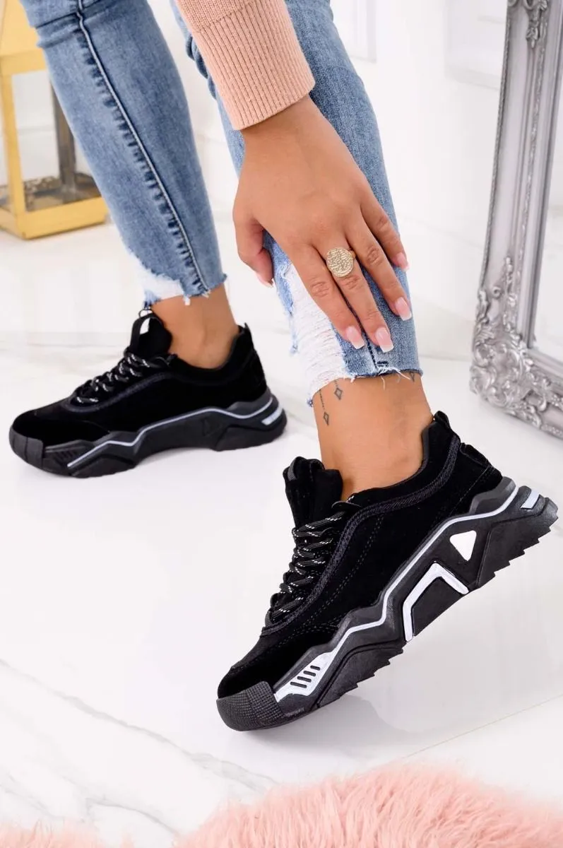 Sneakers nere scamosciate con suola spessa e lacci