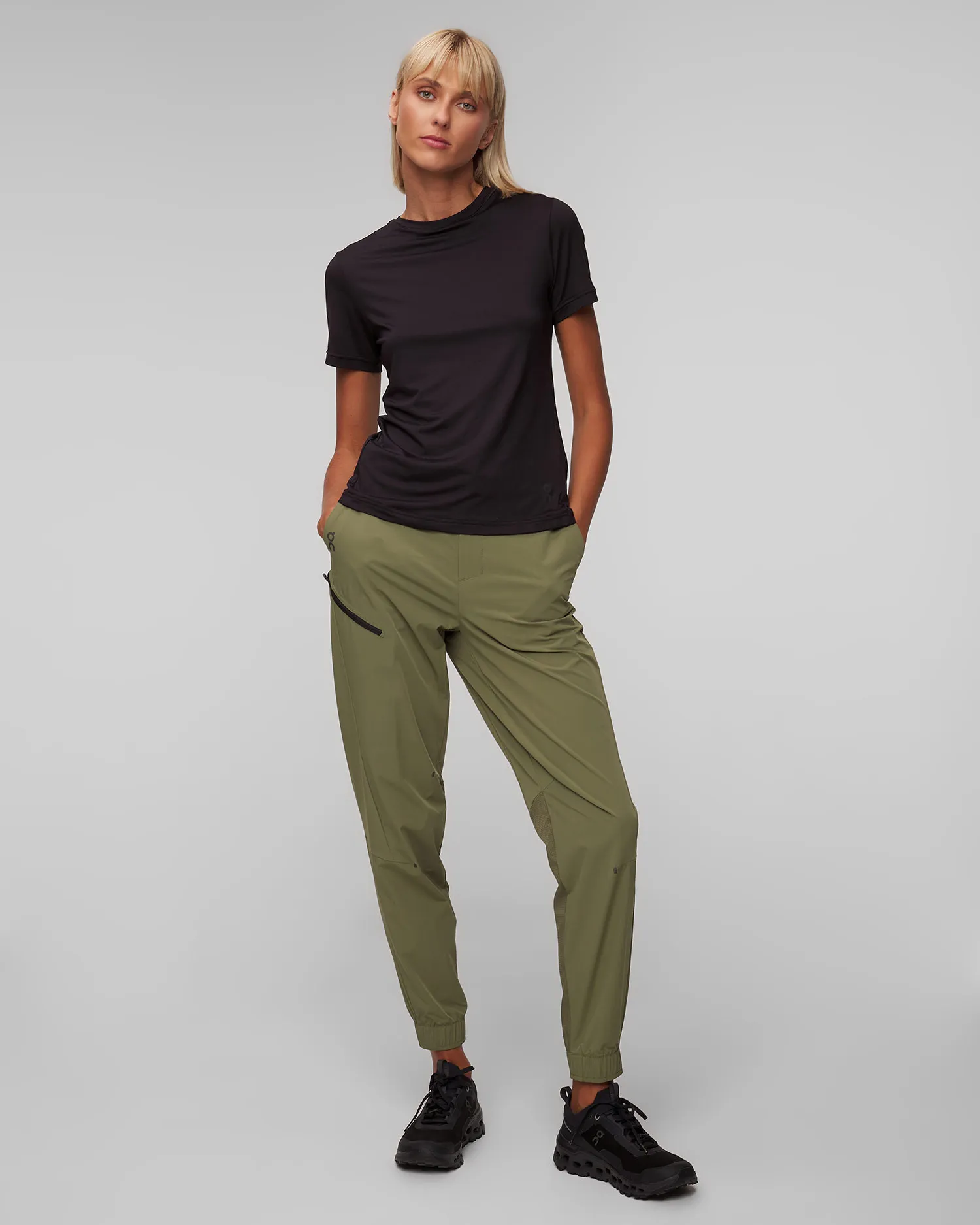 T-shirt da donna On Running Movement-T Zendaya Edit 1WE30380553-black