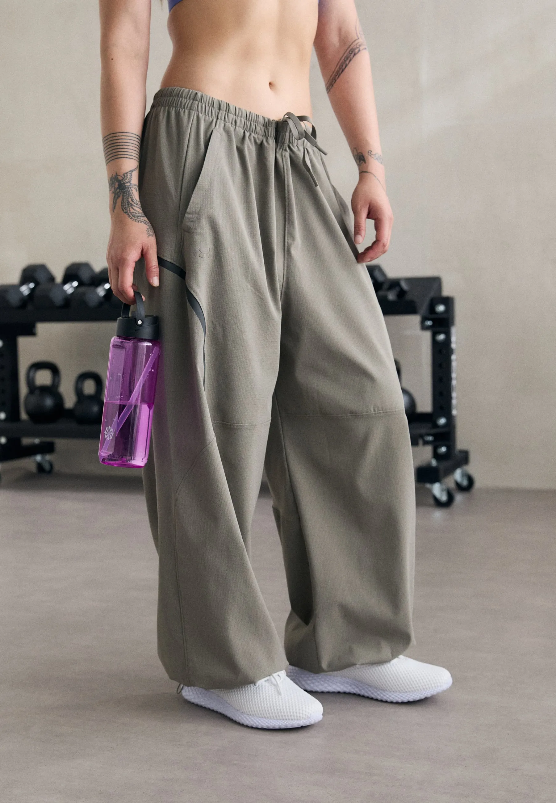 UNSTOPPABLE AIRVENT PARACHUTE PANT - Pantaloni sportivi